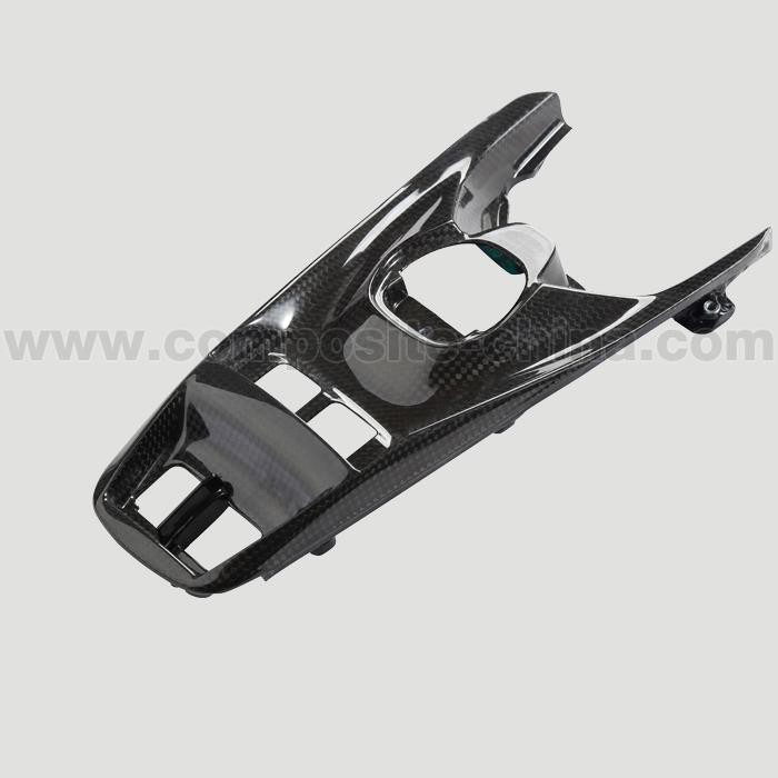 أجزاء من ألياف الكربون مخصصة